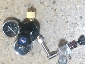 TGL钢瓶流量计,由减压器和玻璃转子流量计组成,氮、氧、氢流量计